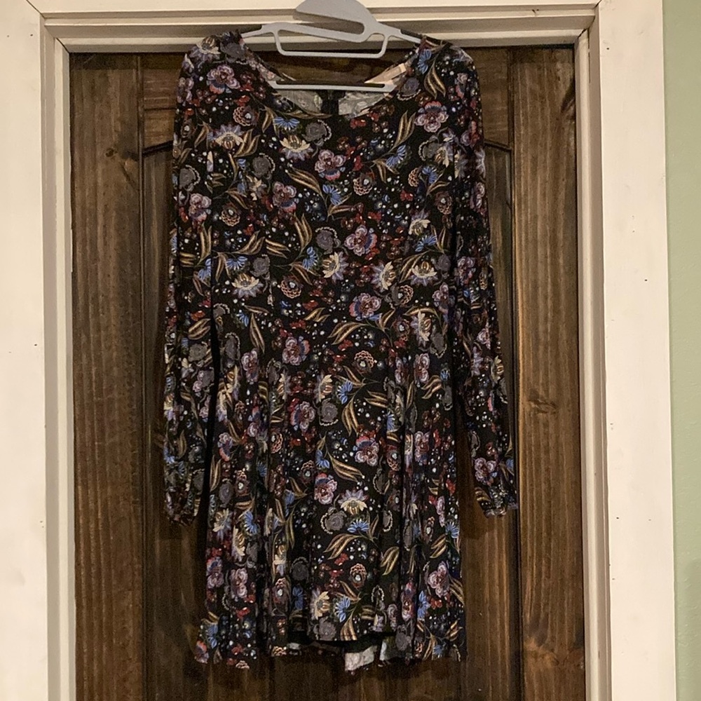 Forever21 Contemporary XS Women’s Dress,black flower print,winter long sleeve